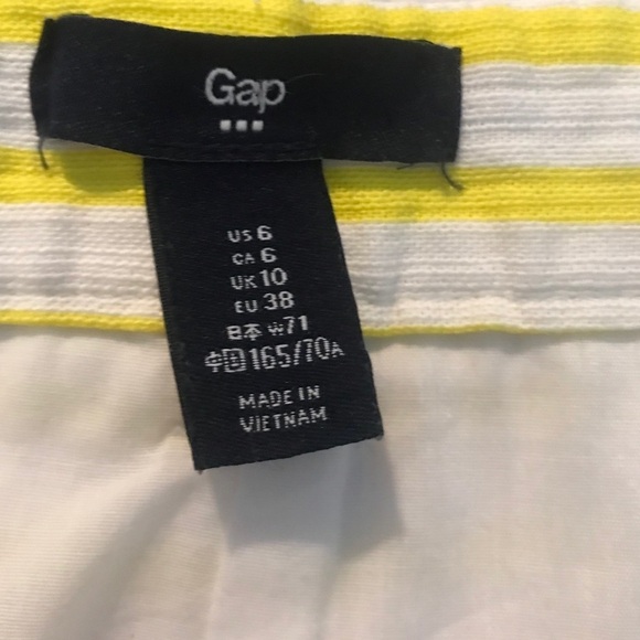 Gap White Neon Yellow Stripes Shorts - Picture 4 of 7